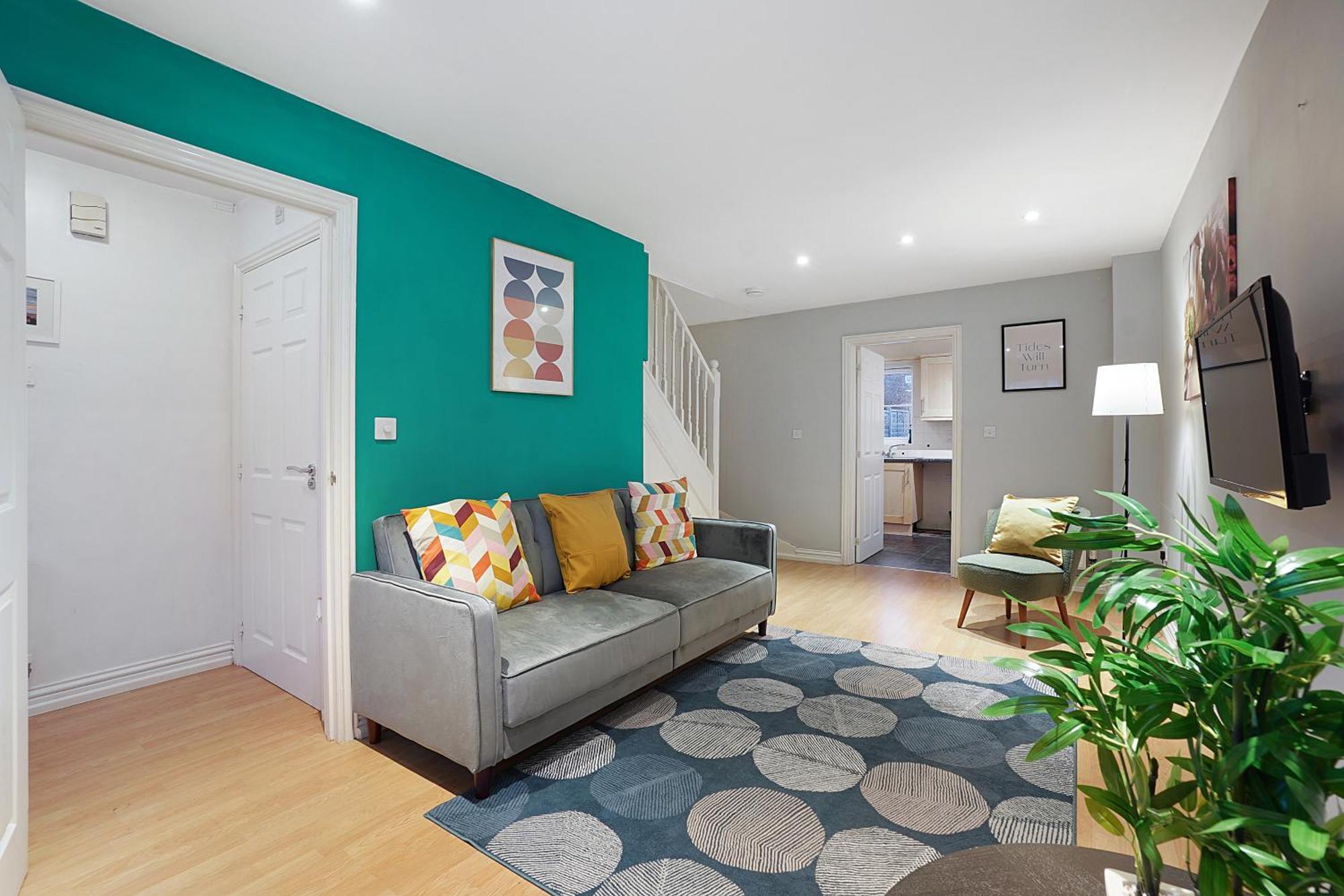 Comfortable Stylish Townhouse In Ashford Sleeps 5 Netflix 2 Parking Spaces Perfect For Contractors And Families Zewnętrze zdjęcie