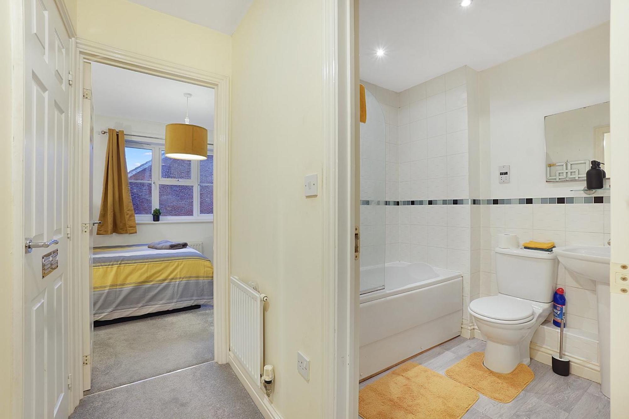Comfortable Stylish Townhouse In Ashford Sleeps 5 Netflix 2 Parking Spaces Perfect For Contractors And Families Zewnętrze zdjęcie