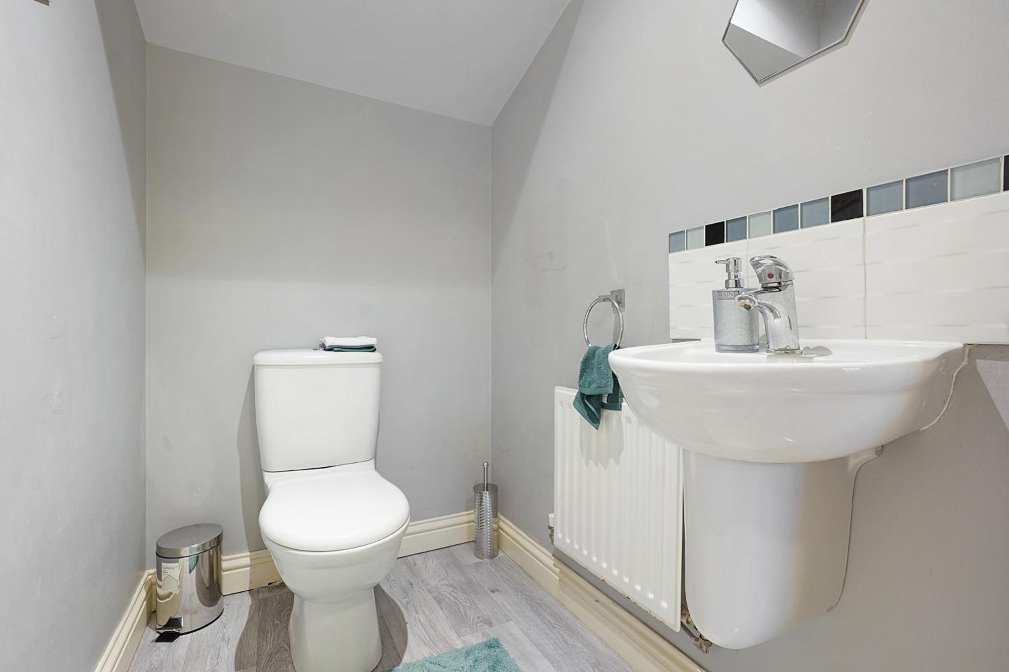 Comfortable Stylish Townhouse In Ashford Sleeps 5 Netflix 2 Parking Spaces Perfect For Contractors And Families Zewnętrze zdjęcie